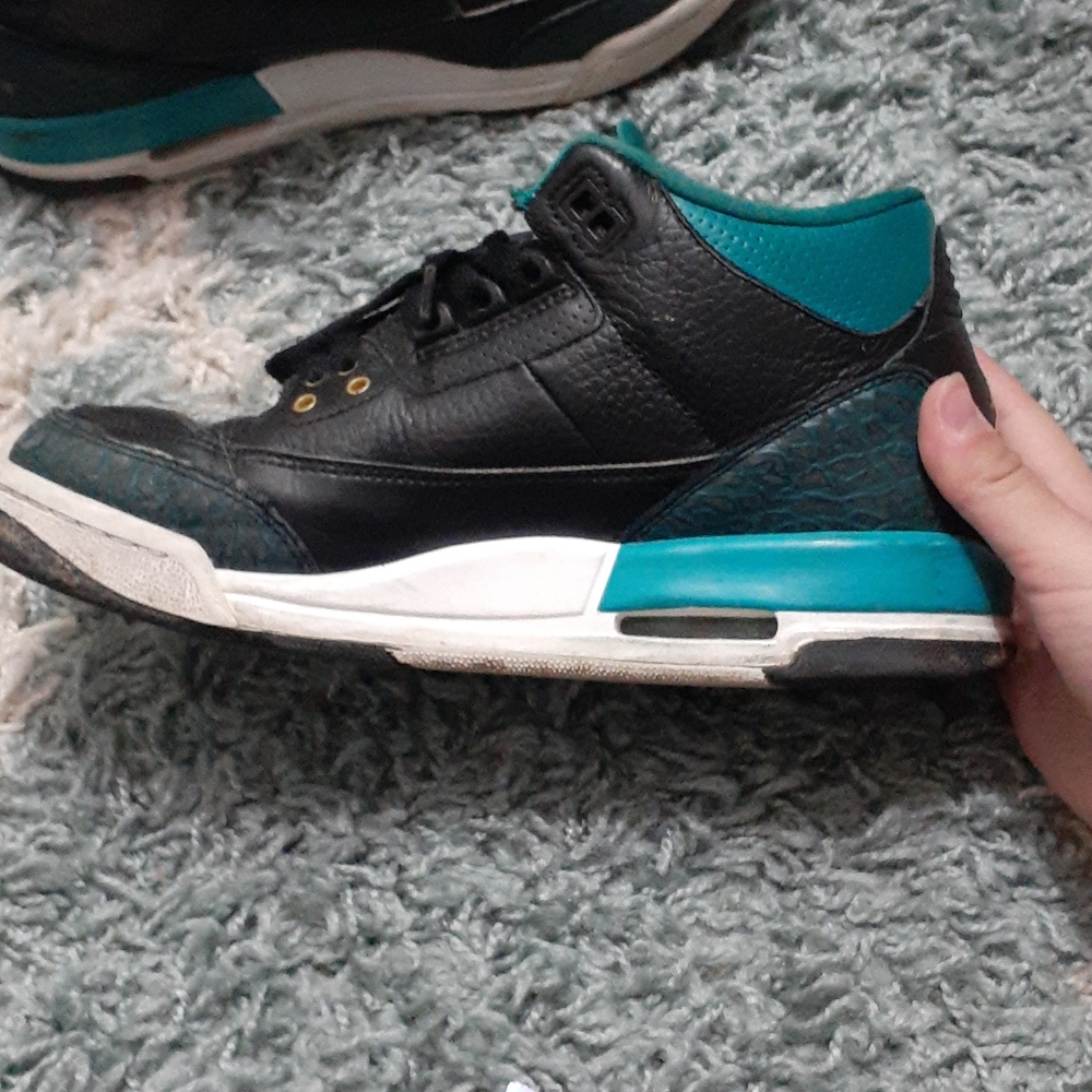 Shoes - Picture 3 of 3